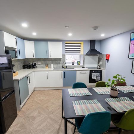 Aaron Wise - 51 Fitzhamon Apartments Cardiff Ngoại thất bức ảnh