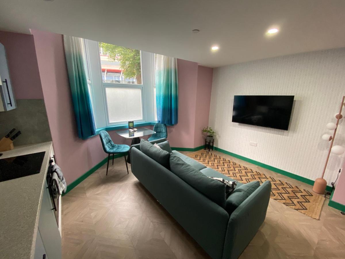 Aaron Wise - 51 Fitzhamon Apartments Cardiff Ngoại thất bức ảnh