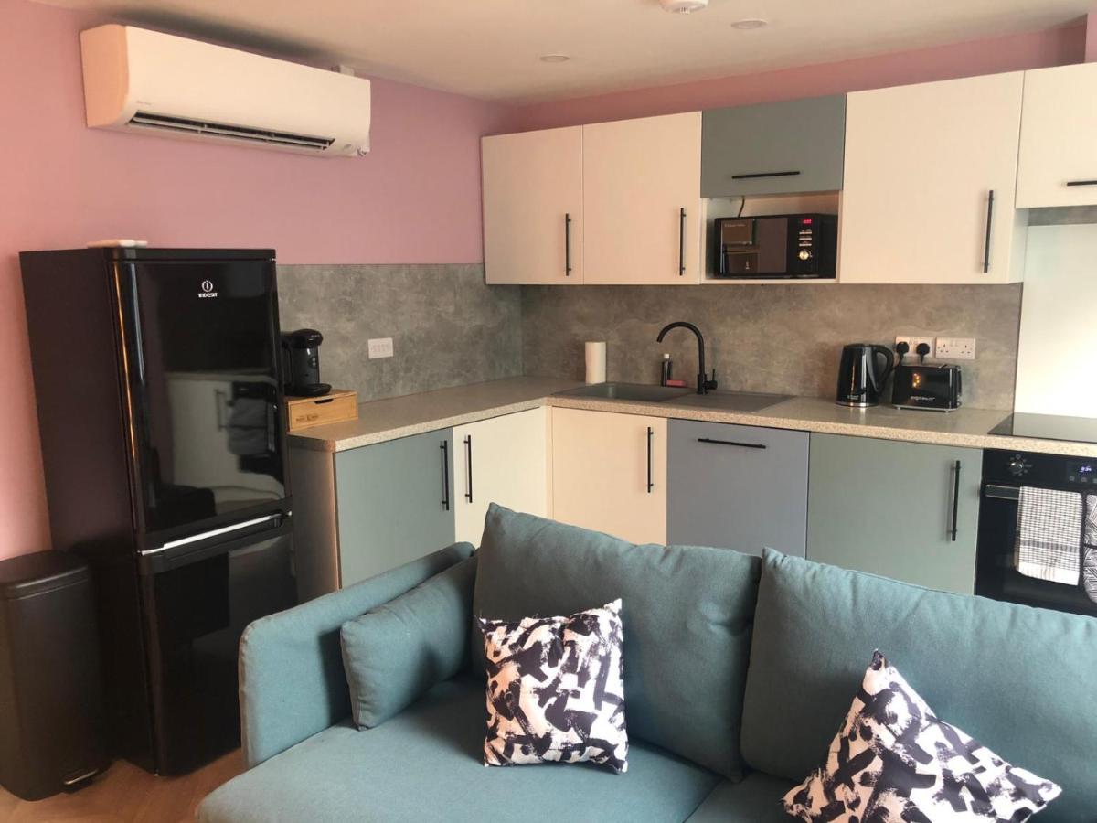 Aaron Wise - 51 Fitzhamon Apartments Cardiff Ngoại thất bức ảnh