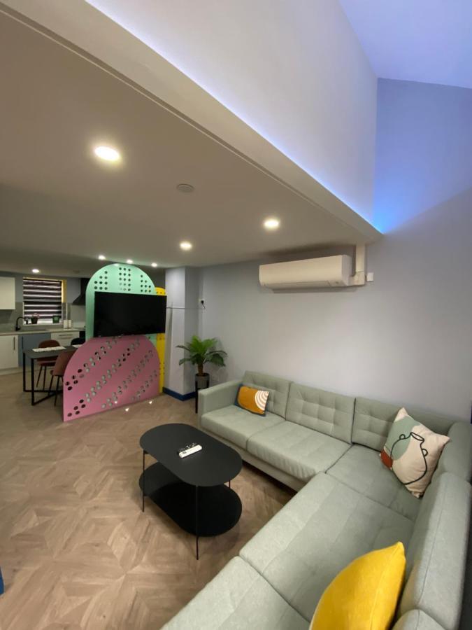 Aaron Wise - 51 Fitzhamon Apartments Cardiff Ngoại thất bức ảnh