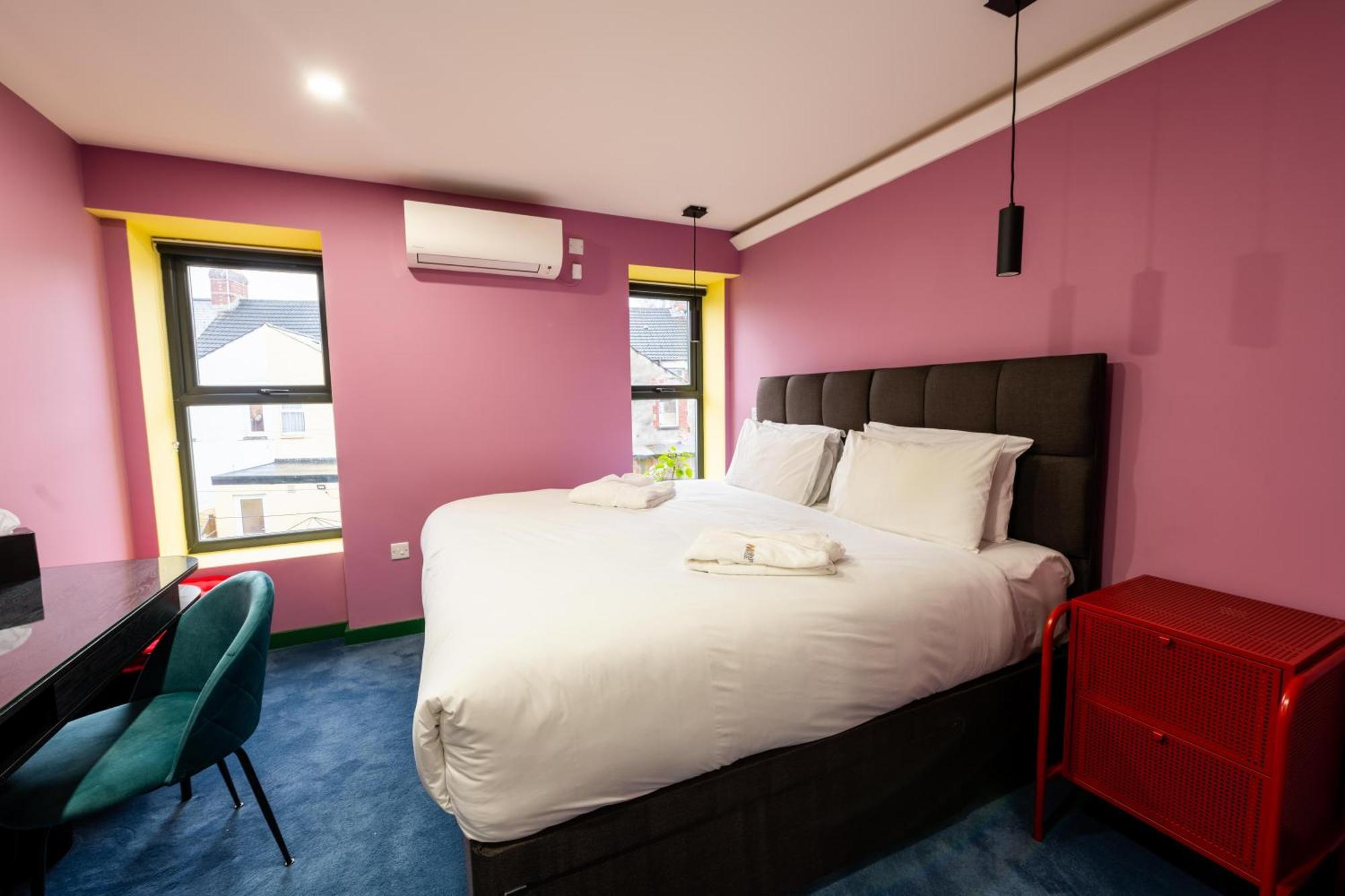 Aaron Wise - 51 Fitzhamon Apartments Cardiff Ngoại thất bức ảnh